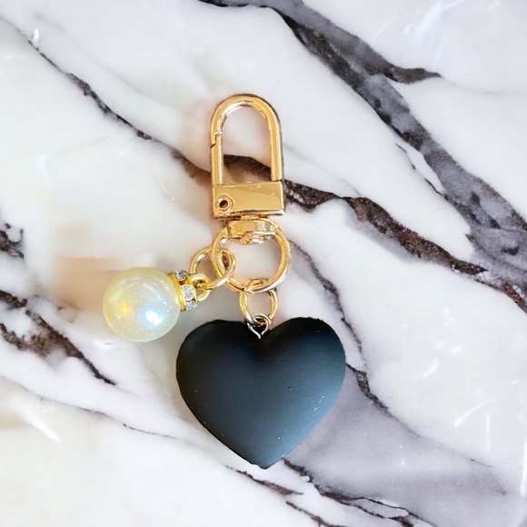 NWT Heart Pearl Bag Charm/Keychain Clip - Picture 2 of 2